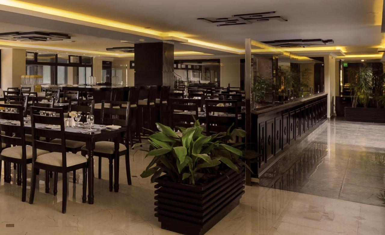 Bnb Royal Tourist House Kathmandu Bagian luar foto