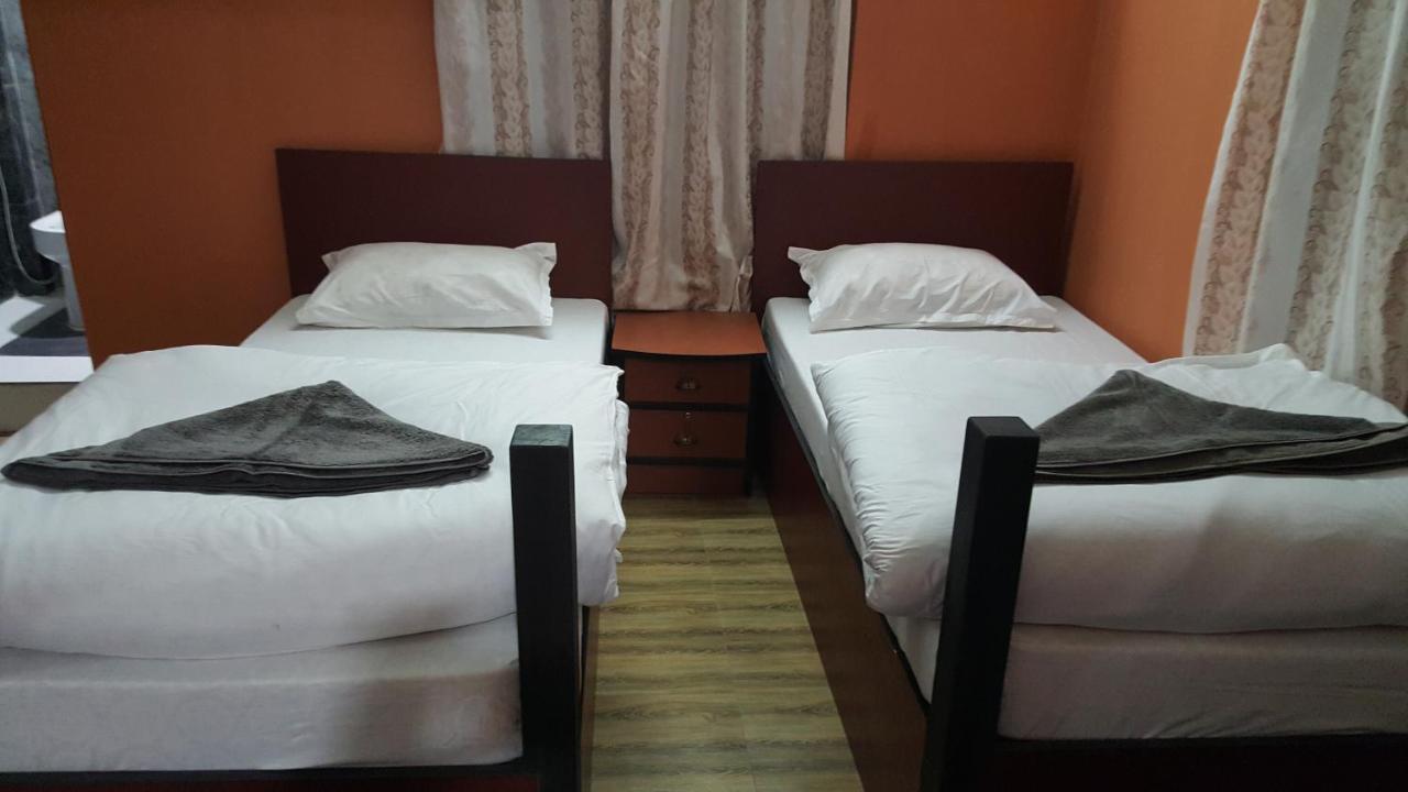 Bnb Royal Tourist House Kathmandu Bagian luar foto