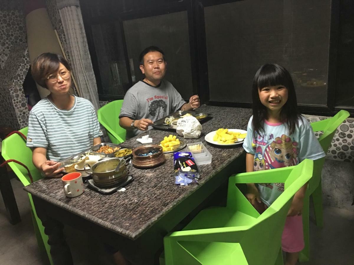 Bnb Royal Tourist House Kathmandu Bagian luar foto